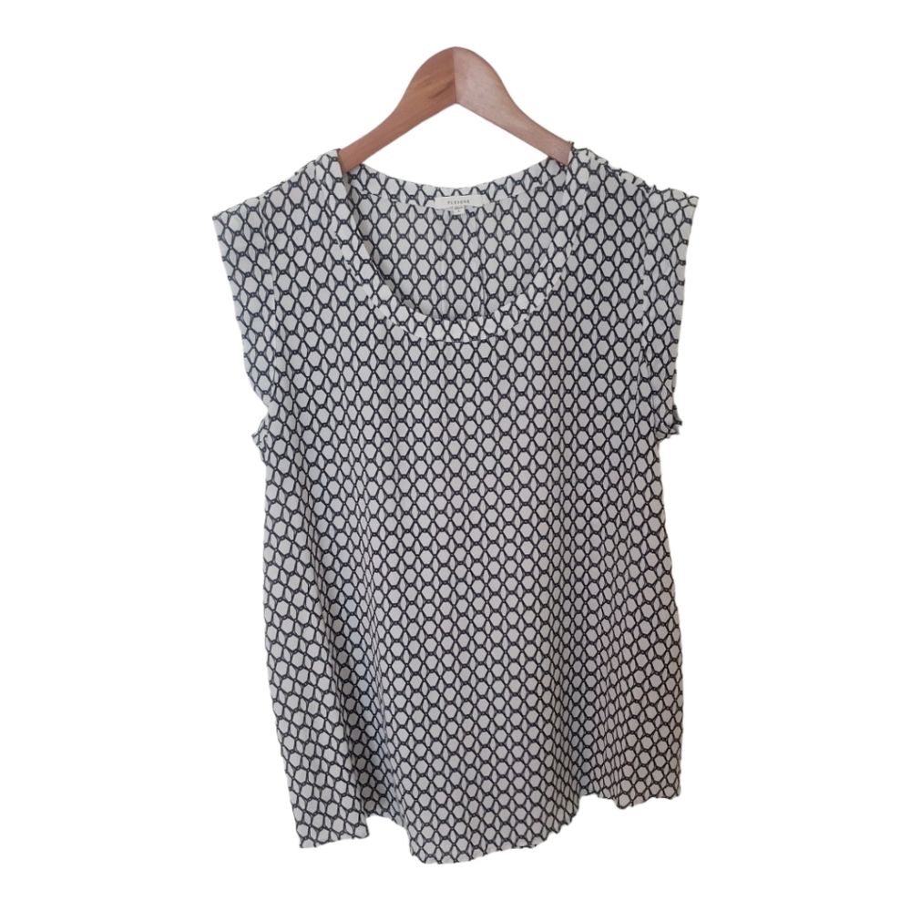 Anthropologie Brand Pleione Black/ White Flowy Top  Size Large
